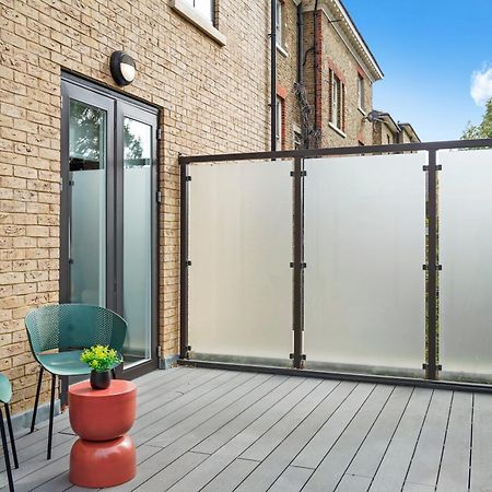 Comfortable London Retreat - Sleeps 6 ภายนอก รูปภาพ