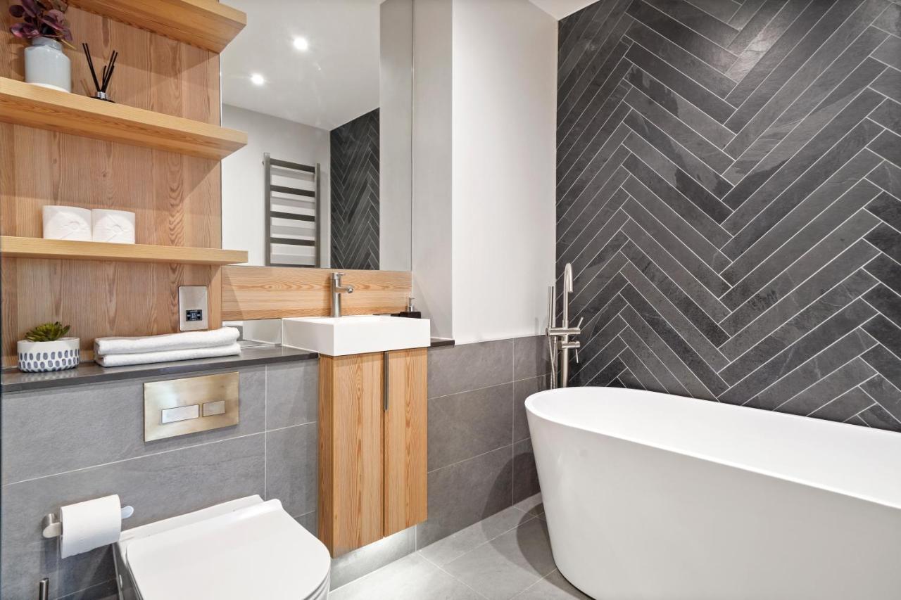 Comfortable London Retreat - Sleeps 6 ภายนอก รูปภาพ