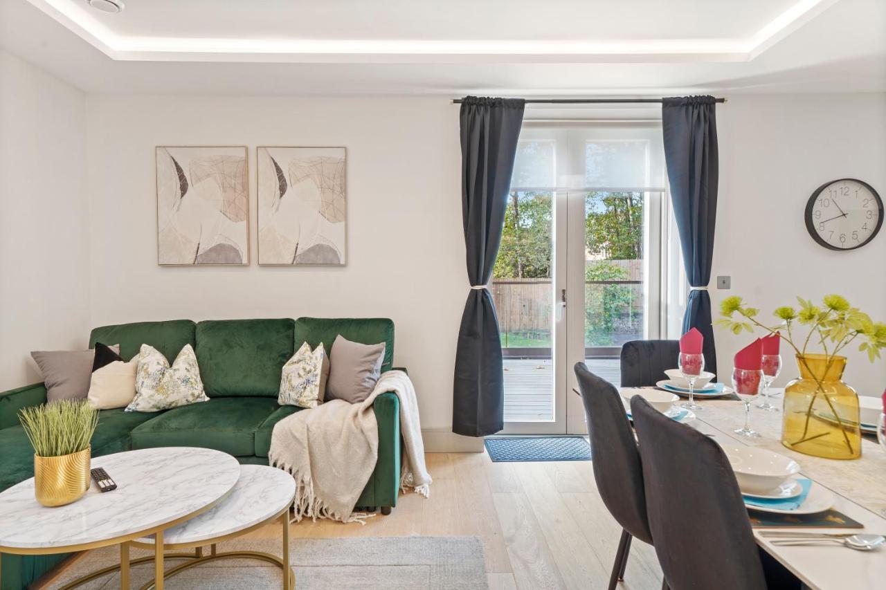 Comfortable London Retreat - Sleeps 6 ภายนอก รูปภาพ