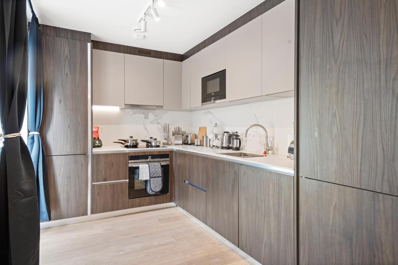 Comfortable London Retreat - Sleeps 6 ภายนอก รูปภาพ