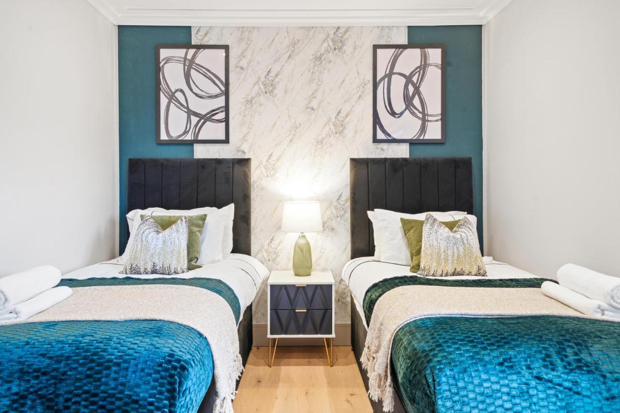 Comfortable London Retreat - Sleeps 6 ภายนอก รูปภาพ