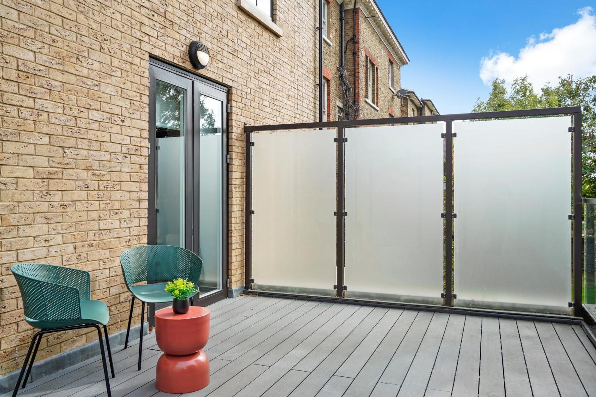 Comfortable London Retreat - Sleeps 6 ภายนอก รูปภาพ